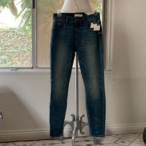 BNWT unpublished KORA mid rise skinny jeans